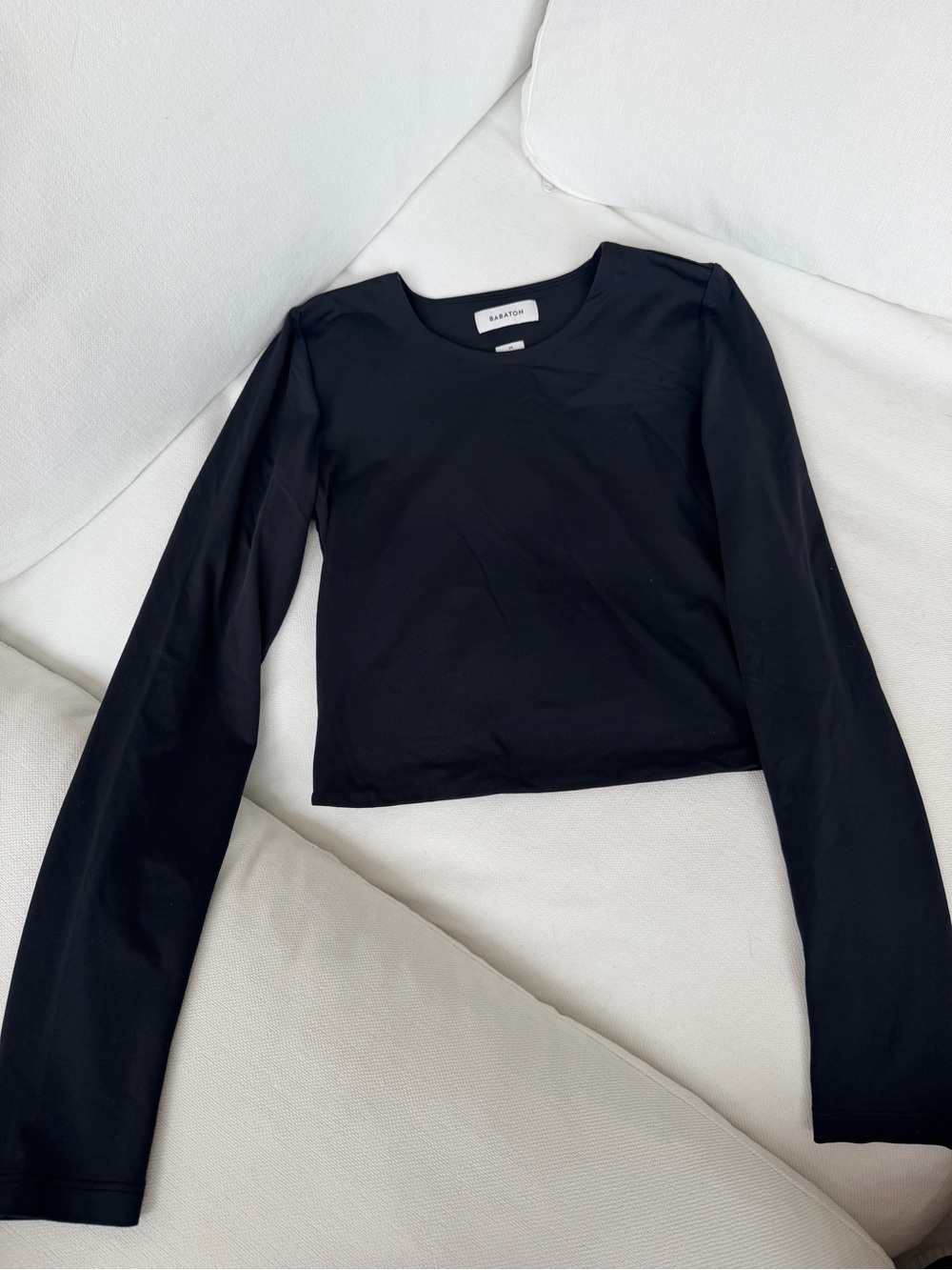 Aritzia Babaton Black Long-Sleeve Cropped Tee